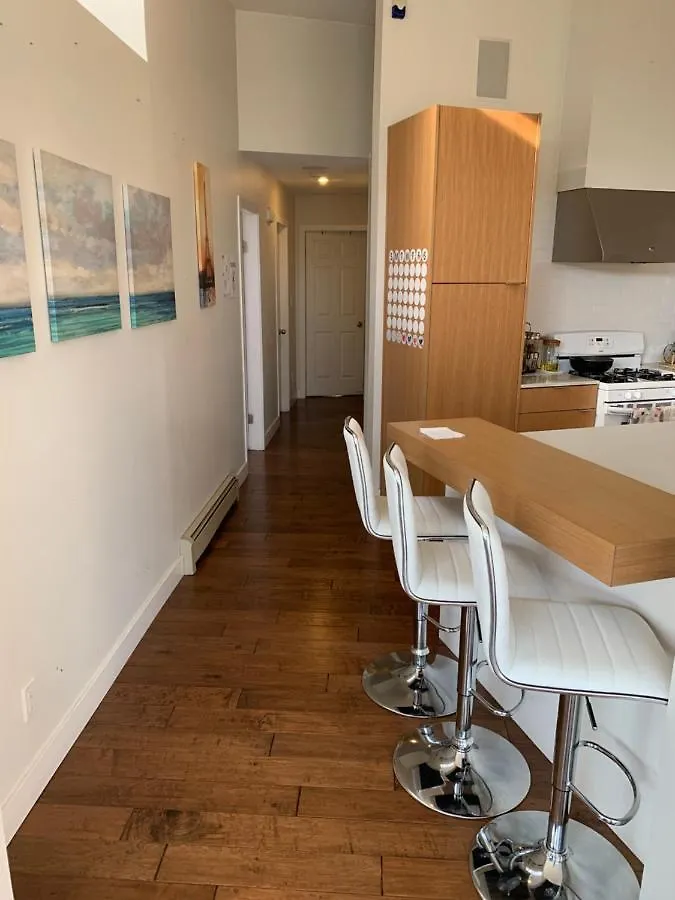 5 Mins Walk To Skytrain Station Villa Vancouver